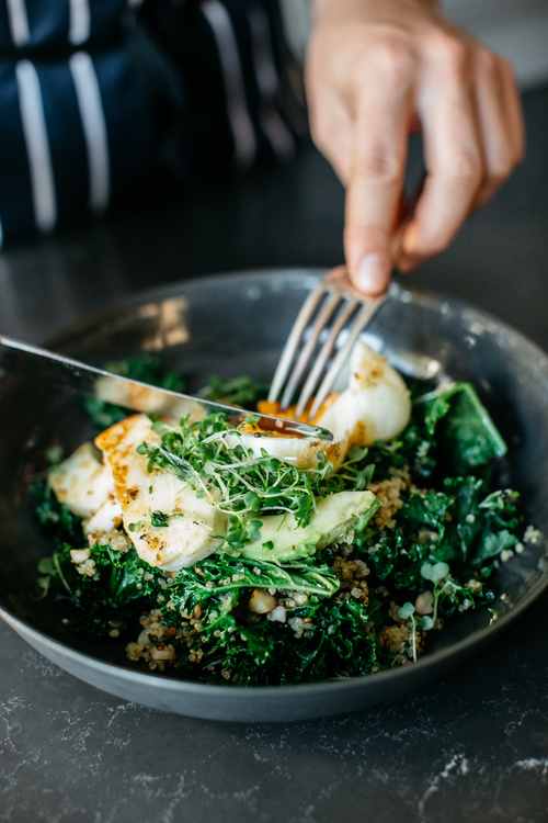 Warm green breakfast bowl. Pin Me!