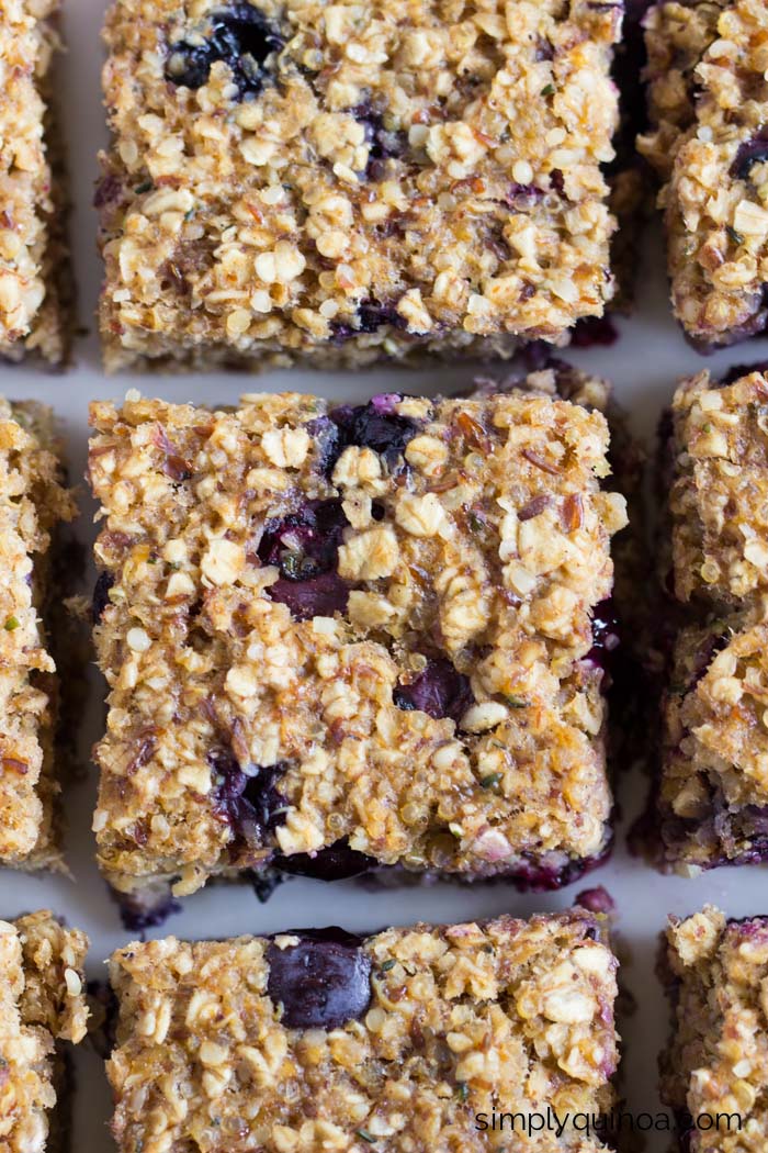 Blueberry Quinoa Breakfast Bar. Pin Me!